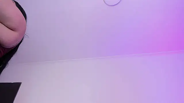 Snapshot of AmberiniHoffman chatting on November 2025 11:46:02 AM AmberiniHoffman online show from November 2025 11:46:02 AM