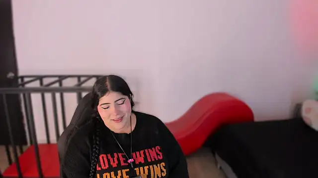 Snapshot of AmberiniHoffman chatting on December 2025 11:16:02 AM AmberiniHoffman online show from December 2025 11:16:02 AM