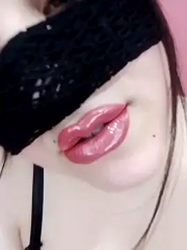 sexy-mariya online show from May 2026 03:40:02 PM