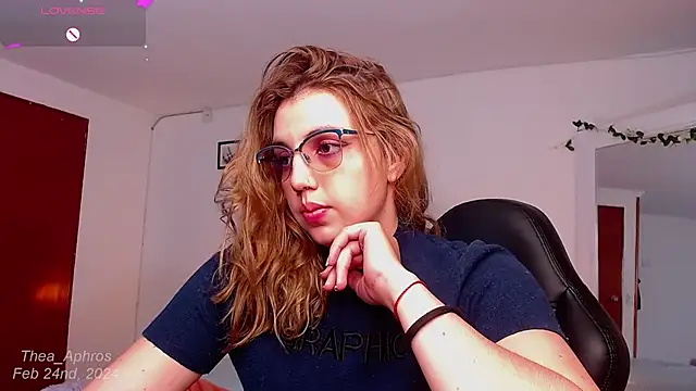 Snapshot of Thea_Aphros_ chatting on February 2025 07:30:01 PM Thea Aphros online show from February 2025 07:30:01 PM