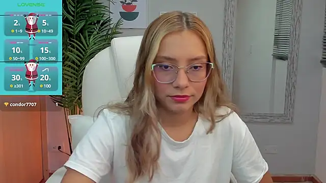 Snapshot of Mia_Sanchez01 chatting on December 2024 12:01:01 AM Mia Sanchez01 online show from December 2024 12:01:01 AM