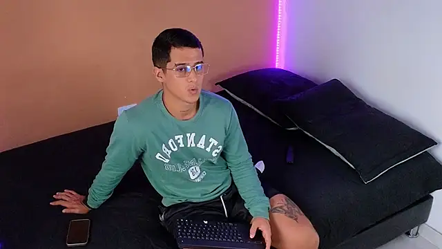 Snapshot of hot69temptation_ chatting on December 2024 12:38:01 PM hot69temptation online show from December 2024 12:38:01 PM