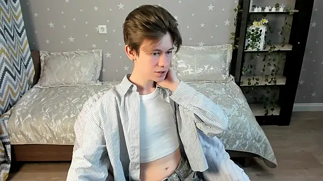 Snapshot of AndrewwCarter2 chatting on December 2025 07:43:02 PM AndrewwCarter2 online show from December 2025 07:43:02 PM