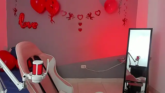 gwen ashly online show from February 2025 06:51:01 PM