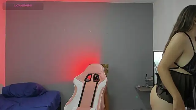 gwen ashly online show from March 2025 06:59:02 PM