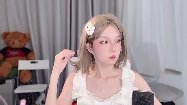 Snapshot of AnAn-520 chatting on April 2026 02:45:01 AM AnAn-520 online show from April 2026 02:45:01 AM