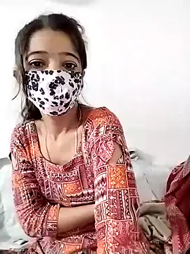 Snapshot of Cute-Ridhima chatting on December 2024 03:00:02 AM Cute-Ridhima online show from December 2024 03:00:02 AM