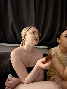 Snapshot of KeithTown chatting on February 2026 05:08:01 PM KeithTown online show from February 2026 05:08:01 PM