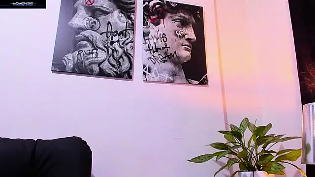 CruzVega online show from November 2025 12:09:01 AM