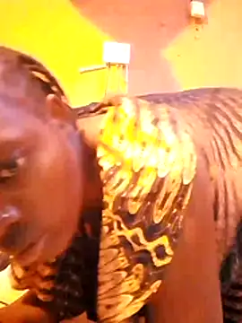 Snapshot of QUEEN-NAIMA chatting on October 2025 09:04:01 AM QUEEN-NAIMA online show from October 2025 09:04:01 AM