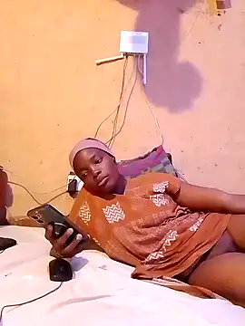 Snapshot of QUEEN-NAIMA chatting on November 2025 09:00:02 AM QUEEN-NAIMA online show from November 2025 09:00:02 AM