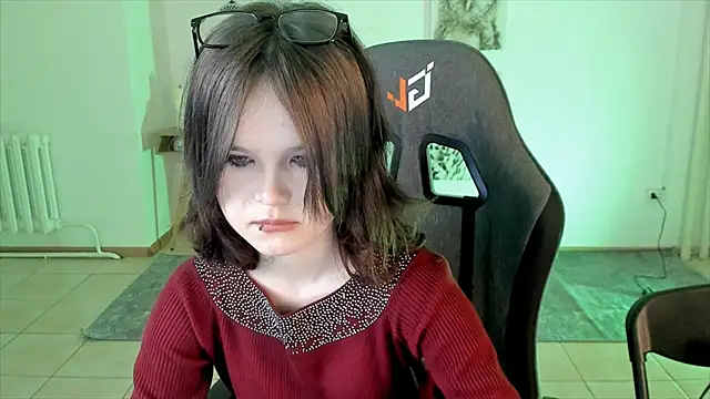 Snapshot of Elainebeness chatting on December 2024 05:27:01 AM Elainebeness online show from December 2024 05:27:01 AM