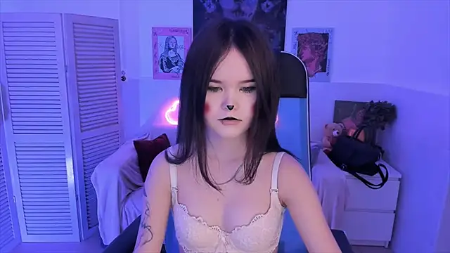 Elainebeness online show from November 2025 07:56:02 PM