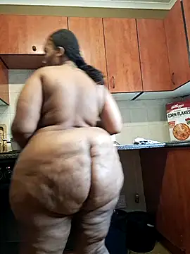 Snapshot of thicktash chatting on February 2025 02:32:01 PM thicktash online show from February 2025 02:32:01 PM