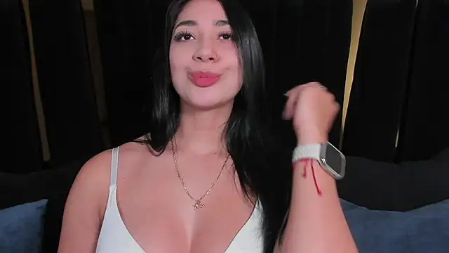 Snapshot of julieta_jewel chatting on February 2026 05:52:01 PM julieta jewel online show from February 2026 05:52:01 PM