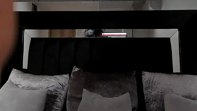 Snapshot of julieta_jewel chatting on March 2026 01:06:02 PM julieta jewel online show from March 2026 01:06:02 PM