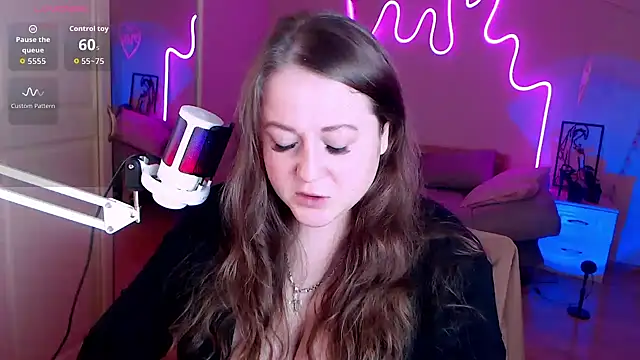 LizzyShine online show from October 2025 01:42:02 PM