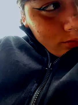 Miss oliviaa online show from September 2025 04:08:01 PM