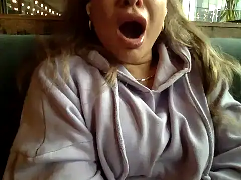 Snapshot of persiannqueen chatting on March 2025 10:59:02 AM persiannqueen online show from March 2025 10:59:02 AM