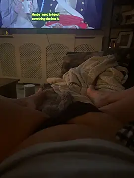 Snapshot of persiannqueen chatting on December 2025 02:08:02 AM persiannqueen online show from December 2025 02:08:02 AM