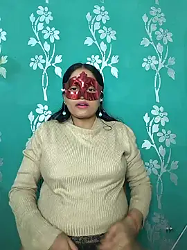 Snapshot of bigtitsqueen chatting on February 2026 05:50:01 PM bigtitsqueen online show from February 2026 05:50:01 PM