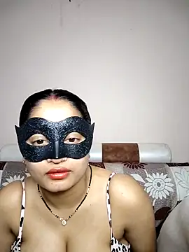 Snapshot of bigtitsqueen chatting on April 2026 08:01:02 AM bigtitsqueen online show from April 2026 08:01:02 AM