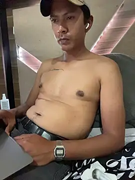 Snapshot of paulkrotz chatting on November 2025 10:42:01 PM paulkrotz online show from November 2025 10:42:01 PM