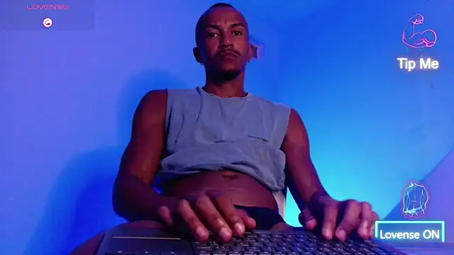 Snapshot of mikejaybra chatting on December 2025 02:07:02 AM mikejaybra online show from December 2025 02:07:02 AM