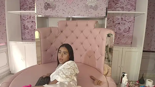 Snapshot of sheyla_sweet18 chatting on January 2025 04:26:01 PM sheyla sweet18 online show from January 2025 04:26:01 PM