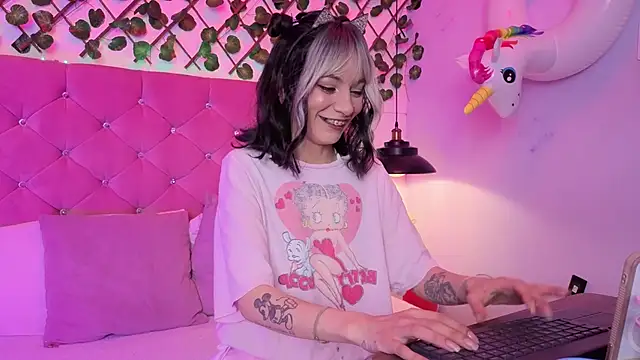 Snapshot of lauren_evans96 chatting on March 2026 03:54:01 AM lauren evans96 online show from March 2026 03:54:01 AM