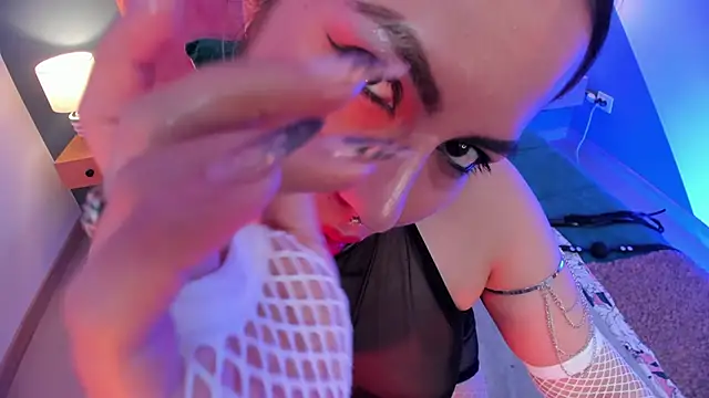 Snapshot of delilah_fix chatting on November 2025 08:20:01 PM delilah fix online show from November 2025 08:20:01 PM