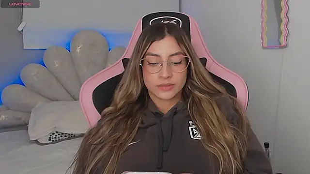 Issabela G1 online show from March 2026 03:03:02 AM