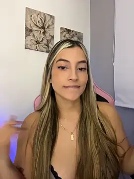 Issabela G1 online show from May 2026 11:10:01 PM