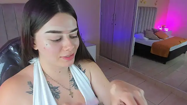 Charlotte Olsen  online show from May 2026 07:41:01 PM