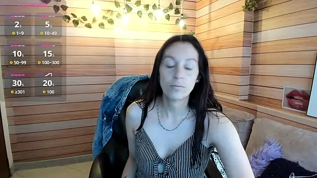 Nami sunny online show from October 2025 05:02:02 PM