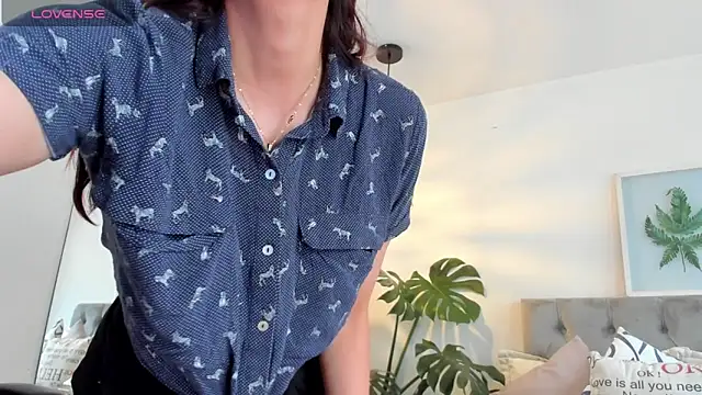 Nami sunny online show from November 2025 07:12:01 PM