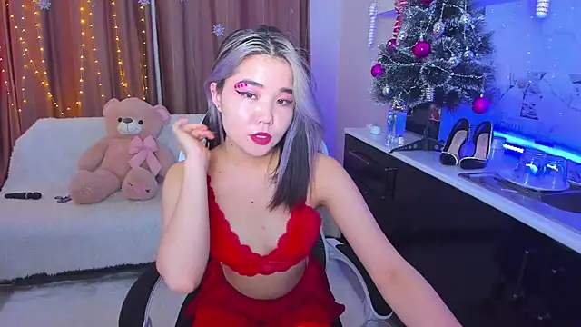 Snapshot of Dollyaa chatting on December 2024 10:44:02 AM Dollyaa online show from December 2024 10:44:02 AM