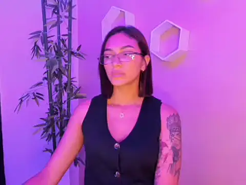 Snapshot of ASIAM_BRUNET chatting on May 2026 04:04:02 PM ASIAM BRUNET online show from May 2026 04:04:02 PM