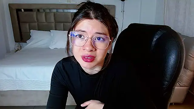 zoecruzz online show from January 2026 03:27:01 PM