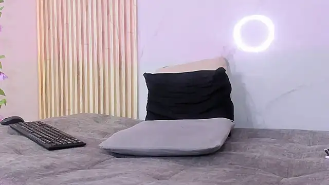 Aria montgomeri online show from March 2025 04:58:02 PM