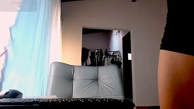 Snapshot of greyslopez chatting on December 2024 08:01:02 PM greyslopez online show from December 2024 08:01:02 PM