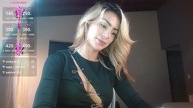 Snapshot of greyslopez chatting on February 2025 03:40:01 AM greyslopez online show from February 2025 03:40:01 AM