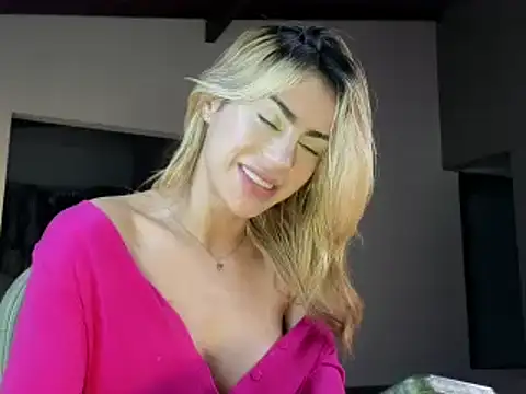 Snapshot of greyslopez chatting on February 2025 06:18:01 AM greyslopez online show from February 2025 06:18:01 AM