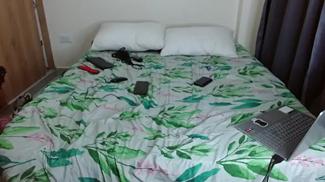 Snapshot of lianandnatasha chatting on February 2025 02:48:02 PM lianandnatasha online show from February 2025 02:48:02 PM