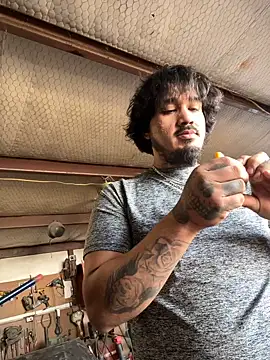 yomanfriend online show from December 2024 07:25:02 PM