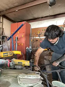 yomanfriend online show from December 2024 09:06:01 PM