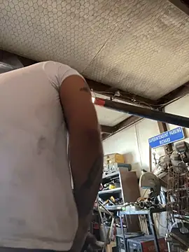 yomanfriend online show from December 2024 08:32:01 PM