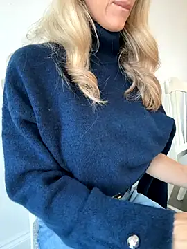 mollywilde online show from November 2025 08:47:02 AM