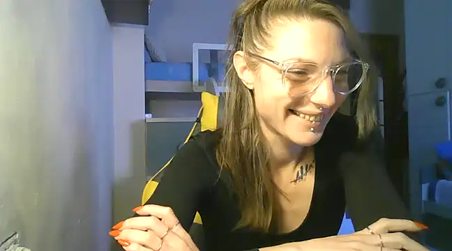 Snapshot of Feli_blue chatting on December 2024 12:14:02 PM Feli blue online show from December 2024 12:14:02 PM