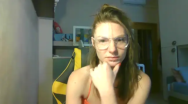 Snapshot of Feli_blue chatting on December 2024 09:06:01 AM Feli blue online show from December 2024 09:06:01 AM